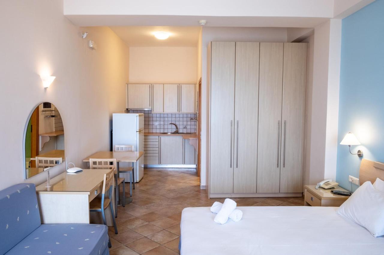 Tinos Koralli Buitenkant foto